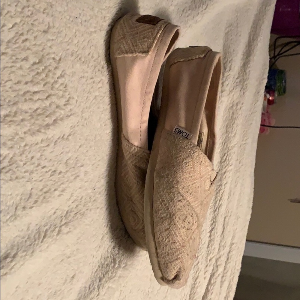 Toms